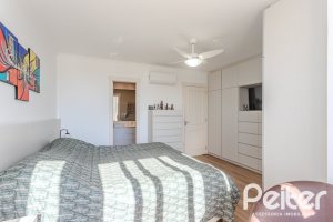 Casa em Condomínio à venda com 216m², 3 dormitórios, 1 suíte, 6 vagas, no bairro Terra Ville em PORTO ALEGRE