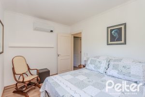 Casa em Condomínio à venda com 216m², 3 dormitórios, 1 suíte, 6 vagas, no bairro Terra Ville em PORTO ALEGRE