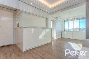 Cobertura à venda com 172m², 3 dormitórios, 1 suíte, 2 vagas, no bairro Tristeza em PORTO ALEGRE
