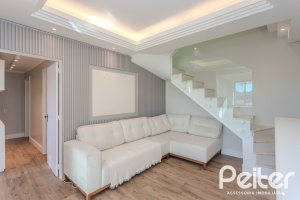 Cobertura à venda com 172m², 3 dormitórios, 1 suíte, 2 vagas, no bairro Tristeza em PORTO ALEGRE
