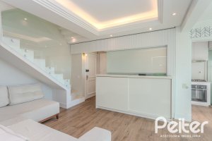 Cobertura à venda com 172m², 3 dormitórios, 1 suíte, 2 vagas, no bairro Tristeza em PORTO ALEGRE