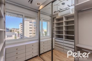 Cobertura à venda com 172m², 3 dormitórios, 1 suíte, 2 vagas, no bairro Tristeza em PORTO ALEGRE