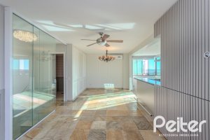Cobertura à venda com 172m², 3 dormitórios, 1 suíte, 2 vagas, no bairro Tristeza em PORTO ALEGRE