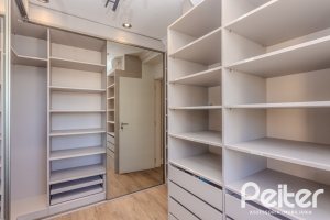 Cobertura à venda com 172m², 3 dormitórios, 1 suíte, 2 vagas, no bairro Tristeza em PORTO ALEGRE