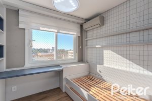Cobertura à venda com 172m², 3 dormitórios, 1 suíte, 2 vagas, no bairro Tristeza em PORTO ALEGRE