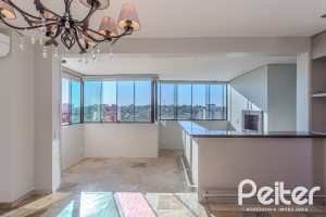 Cobertura à venda com 172m², 3 dormitórios, 1 suíte, 2 vagas, no bairro Tristeza em PORTO ALEGRE
