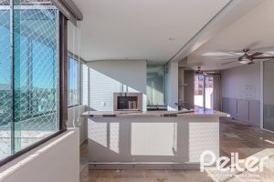 Cobertura à venda com 172m², 3 dormitórios, 1 suíte, 2 vagas, no bairro Tristeza em PORTO ALEGRE
