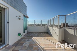Cobertura à venda com 172m², 3 dormitórios, 1 suíte, 2 vagas, no bairro Tristeza em PORTO ALEGRE
