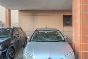 Apartamento à venda com 82m², 2 dormitórios, 1 vaga, no bairro Tristeza em PORTO ALEGRE