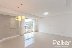 Apartamento à venda com 98m², 2 dormitórios, 1 suíte, 2 vagas, no bairro Tristeza em PORTO ALEGRE