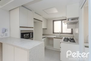Apartamento à venda com 98m², 2 dormitórios, 1 suíte, 2 vagas, no bairro Tristeza em PORTO ALEGRE