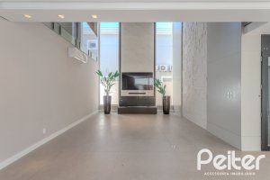 Casa em Condomínio à venda com 400m², 4 dormitórios, 4 suítes, 4 vagas, no bairro Alphaville em PORTO ALEGRE