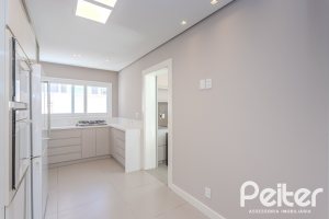 Casa em Condomínio à venda com 400m², 4 dormitórios, 4 suítes, 4 vagas, no bairro Alphaville em PORTO ALEGRE