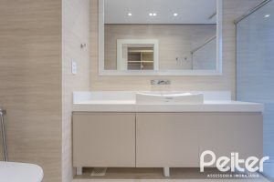 Casa em Condomínio à venda com 400m², 4 dormitórios, 4 suítes, 4 vagas, no bairro Alphaville em PORTO ALEGRE