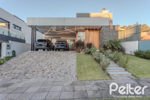 Casa em Condomínio à venda com 206m², 3 dormitórios, 3 suítes, 7 vagas, no bairro Alphaville em PORTO ALEGRE