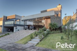 Casa em Condomínio à venda com 206m², 3 dormitórios, 3 suítes, 7 vagas, no bairro Alphaville em PORTO ALEGRE
