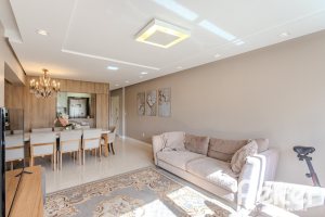 Apartamento à venda com 102m², 3 dormitórios, 1 suíte, 2 vagas, no bairro Tristeza em PORTO ALEGRE