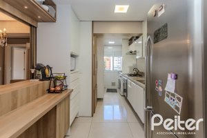 Apartamento à venda com 102m², 3 dormitórios, 1 suíte, 2 vagas, no bairro Tristeza em PORTO ALEGRE