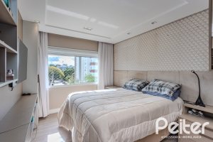 Apartamento à venda com 102m², 3 dormitórios, 1 suíte, 2 vagas, no bairro Tristeza em PORTO ALEGRE