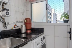 Apartamento à venda com 73m², 3 dormitórios, 1 suíte, 2 vagas, no bairro Tristeza em PORTO ALEGRE