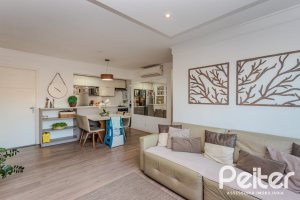 Apartamento à venda com 73m², 3 dormitórios, 1 suíte, 2 vagas, no bairro Tristeza em PORTO ALEGRE