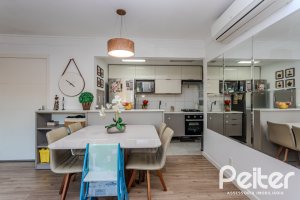 Apartamento à venda com 73m², 3 dormitórios, 1 suíte, 2 vagas, no bairro Tristeza em PORTO ALEGRE