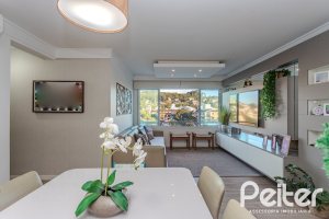 Apartamento à venda com 73m², 3 dormitórios, 1 suíte, 2 vagas, no bairro Tristeza em PORTO ALEGRE