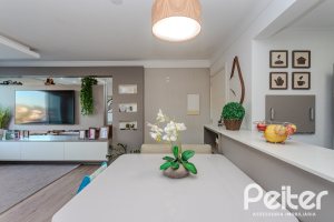 Apartamento à venda com 73m², 3 dormitórios, 1 suíte, 2 vagas, no bairro Tristeza em PORTO ALEGRE