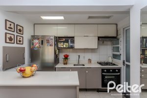 Apartamento à venda com 73m², 3 dormitórios, 1 suíte, 2 vagas, no bairro Tristeza em PORTO ALEGRE