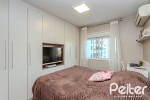 Apartamento à venda com 73m², 3 dormitórios, 1 suíte, 2 vagas, no bairro Tristeza em PORTO ALEGRE