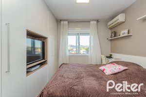 Apartamento à venda com 73m², 3 dormitórios, 1 suíte, 2 vagas, no bairro Tristeza em PORTO ALEGRE