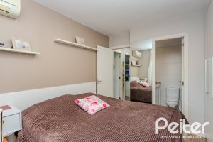 Apartamento à venda com 73m², 3 dormitórios, 1 suíte, 2 vagas, no bairro Tristeza em PORTO ALEGRE