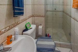 Apartamento à venda com 37m², 1 dormitório, 1 vaga, no bairro Cavalhada em Porto Alegre