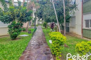 Apartamento à venda com 37m², 1 dormitório, 1 vaga, no bairro Cavalhada em Porto Alegre