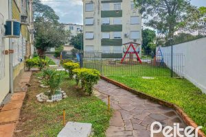 Apartamento à venda com 37m², 1 dormitório, 1 vaga, no bairro Cavalhada em Porto Alegre