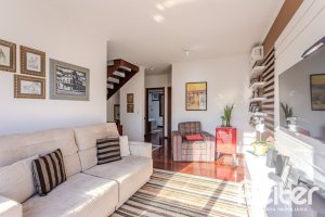 Casa à venda com 379m², 4 dormitórios, 2 suítes, 5 vagas, no bairro Ipanema em Porto Alegre
