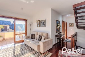 Casa à venda com 379m², 4 dormitórios, 2 suítes, 5 vagas, no bairro Ipanema em Porto Alegre