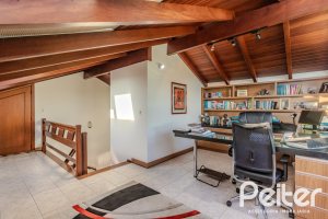 Casa à venda com 379m², 4 dormitórios, 2 suítes, 5 vagas, no bairro Ipanema em Porto Alegre