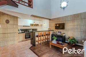Casa à venda com 379m², 4 dormitórios, 2 suítes, 5 vagas, no bairro Ipanema em Porto Alegre