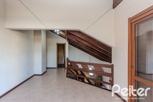 Casa à venda com 379m², 4 dormitórios, 2 suítes, 5 vagas, no bairro Ipanema em Porto Alegre