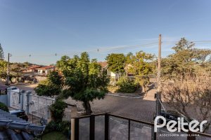 Casa à venda com 379m², 4 dormitórios, 2 suítes, 5 vagas, no bairro Ipanema em Porto Alegre