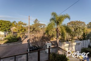 Casa à venda com 379m², 4 dormitórios, 2 suítes, 5 vagas, no bairro Ipanema em Porto Alegre