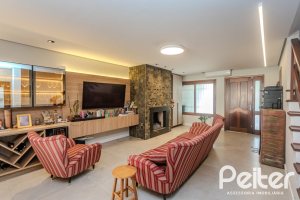 Casa à venda com 190m², 3 dormitórios, 1 suíte, 3 vagas, no bairro Ipanema em Porto Alegre