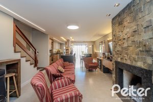 Casa à venda com 190m², 3 dormitórios, 1 suíte, 3 vagas, no bairro Ipanema em Porto Alegre