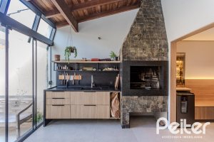 Casa à venda com 190m², 3 dormitórios, 1 suíte, 3 vagas, no bairro Ipanema em Porto Alegre