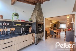 Casa à venda com 190m², 3 dormitórios, 1 suíte, 3 vagas, no bairro Ipanema em Porto Alegre