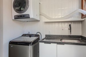 Casa à venda com 190m², 3 dormitórios, 1 suíte, 3 vagas, no bairro Ipanema em Porto Alegre