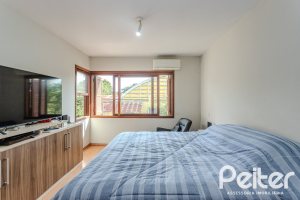 Casa à venda com 190m², 3 dormitórios, 1 suíte, 3 vagas, no bairro Ipanema em Porto Alegre