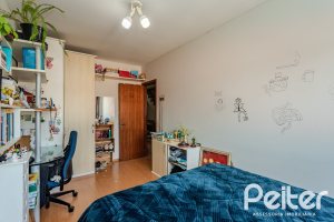 Casa à venda com 190m², 3 dormitórios, 1 suíte, 3 vagas, no bairro Ipanema em Porto Alegre