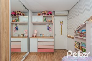 Casa em Condomínio à venda com 208m², 3 dormitórios, 1 suíte, 2 vagas, no bairro Tristeza em Porto Alegre